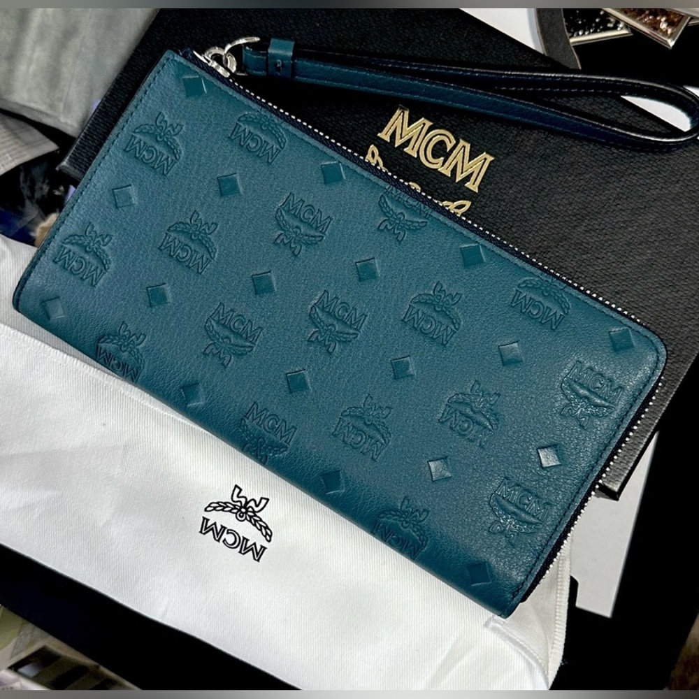🌷SALE🌷Authentic Brand new MCM Aqua Wristlet, box & Dustbag